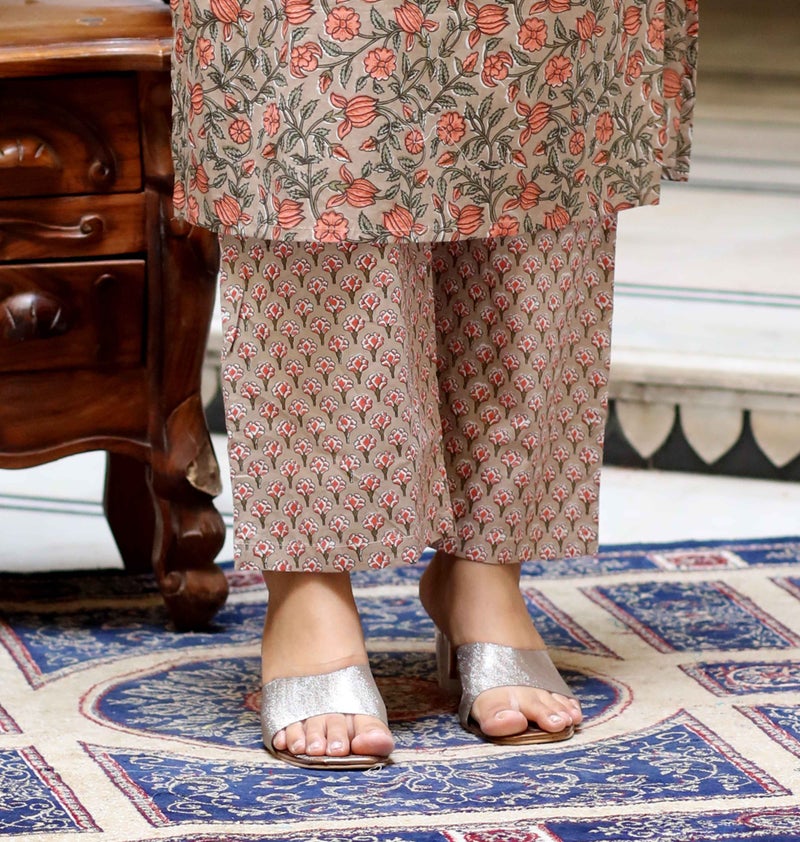 Miravan Floral Printed Kurta With Palazzo for Women - Image 4